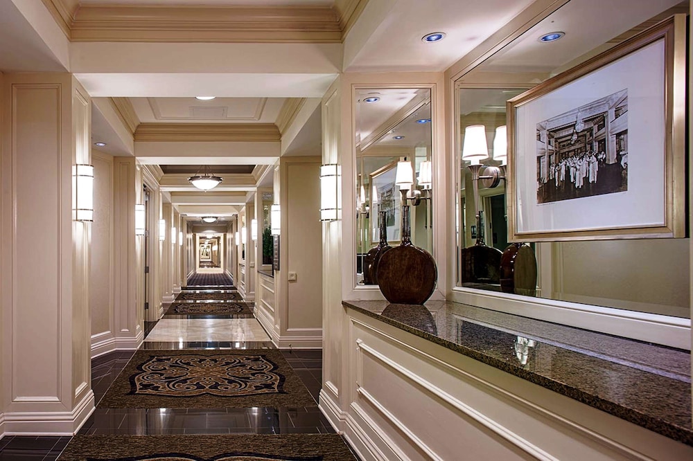 Lobby at Hampton Inn & Suites Birmingham-Downtown-Tutwiler, BIRMINGHAM - AL