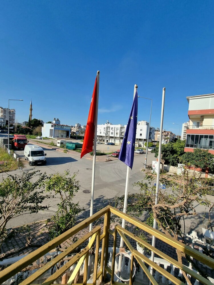 Europa Hotel 54/61
