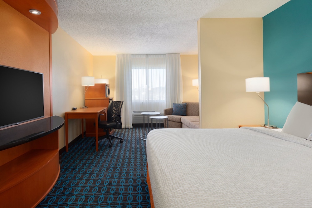 جناح بسرير كينج مع أريكة لذوي الإعاقة، Fairfield Inn & Suites Longview 2/2