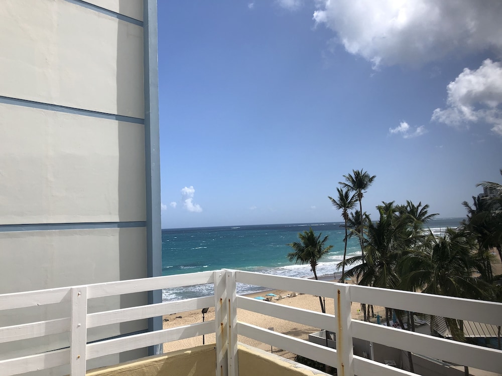 Sandy Beach Hotel 53/57