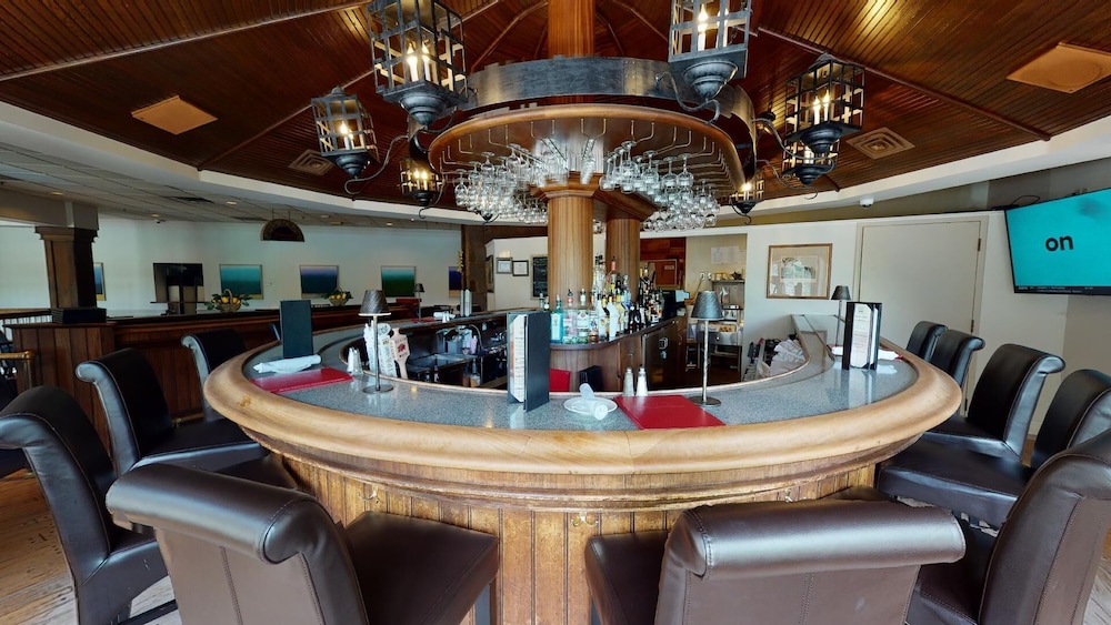 Simsbury Inn 23/35