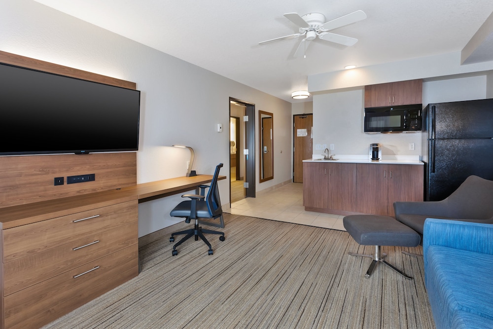 Holiday Inn Express Hotel And Suites Petoskey 55/61