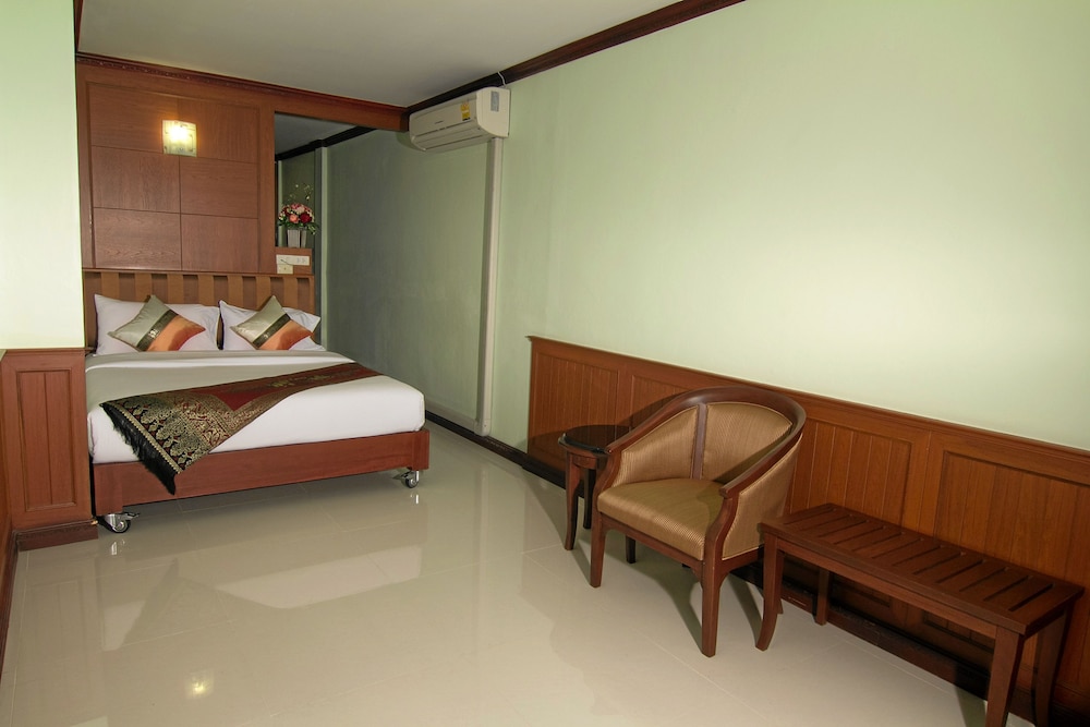 Sky Suites 17/35