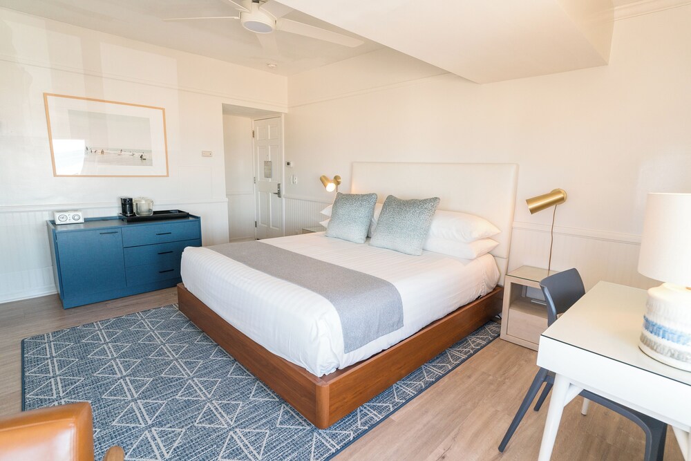 Newport Beach Hotel, A Four Sisters Inn 13/58