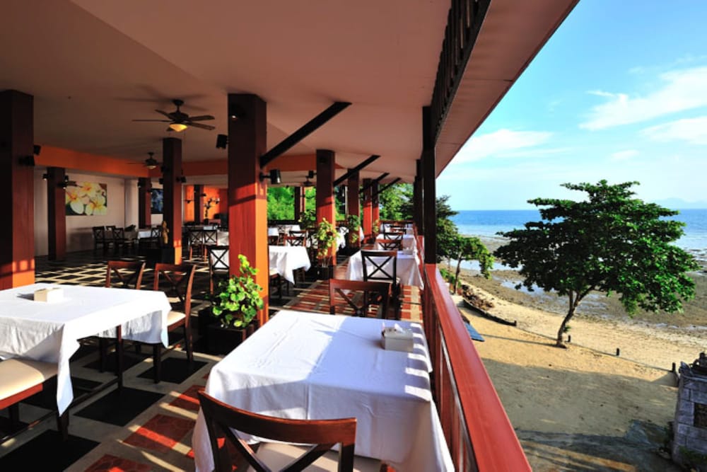 Koh Ngai Cliff Beach Resort 49/61