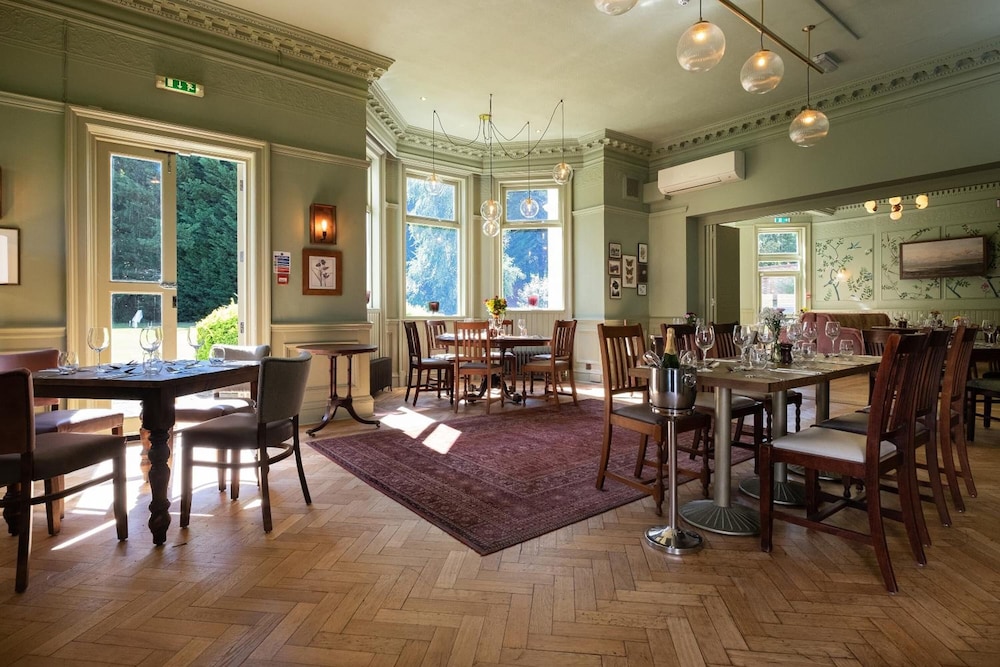 Worplesdon Place Hotel 57/70