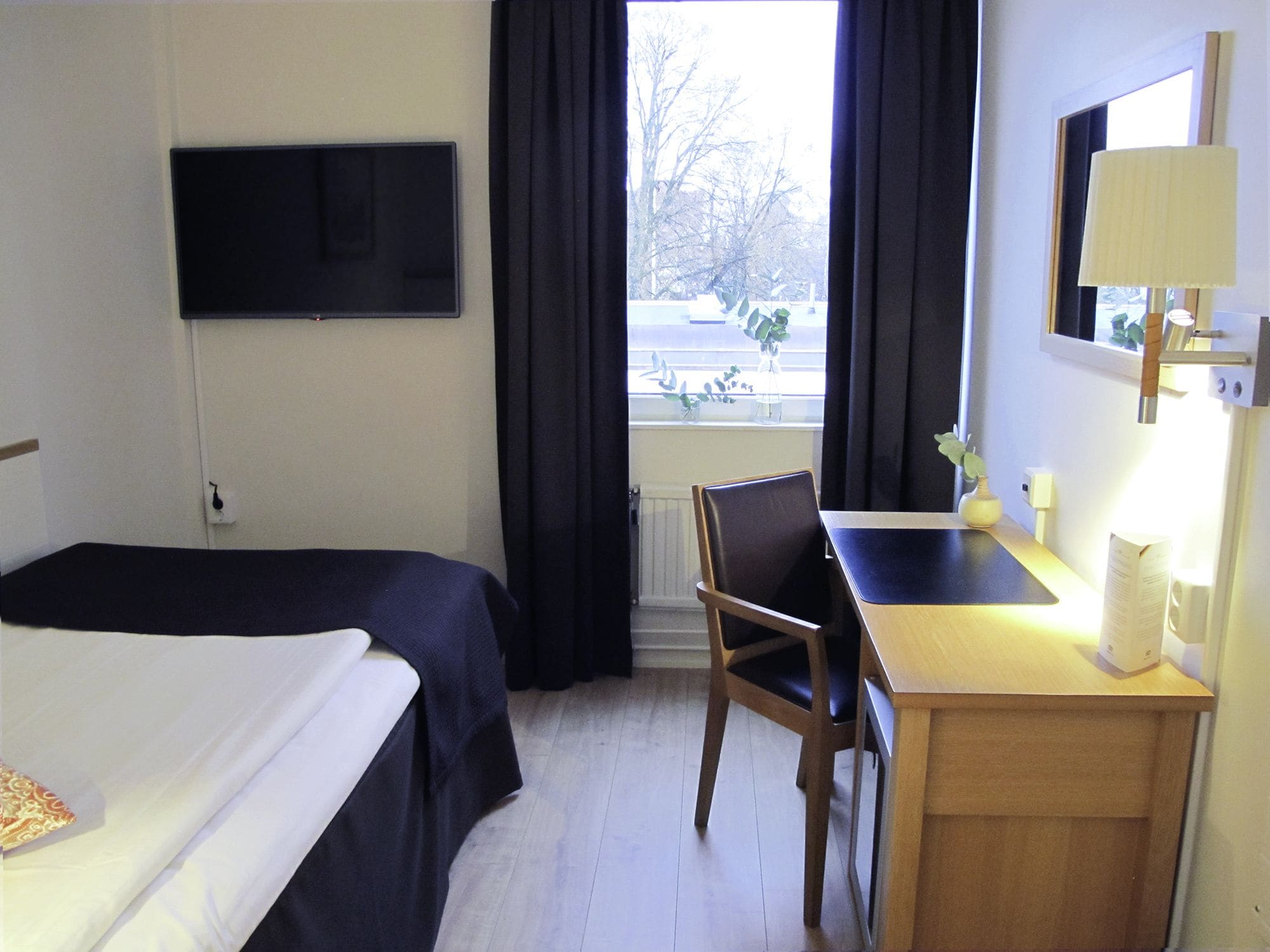 Compact, Single, Single Bed