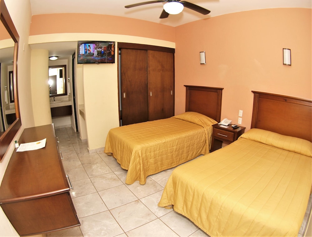 Las Jacarandas Hotel 18/37