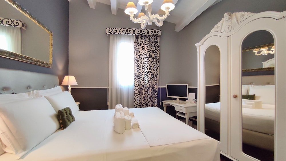 Dimora Bellini Luxury Rooms And Breakfast 9/50