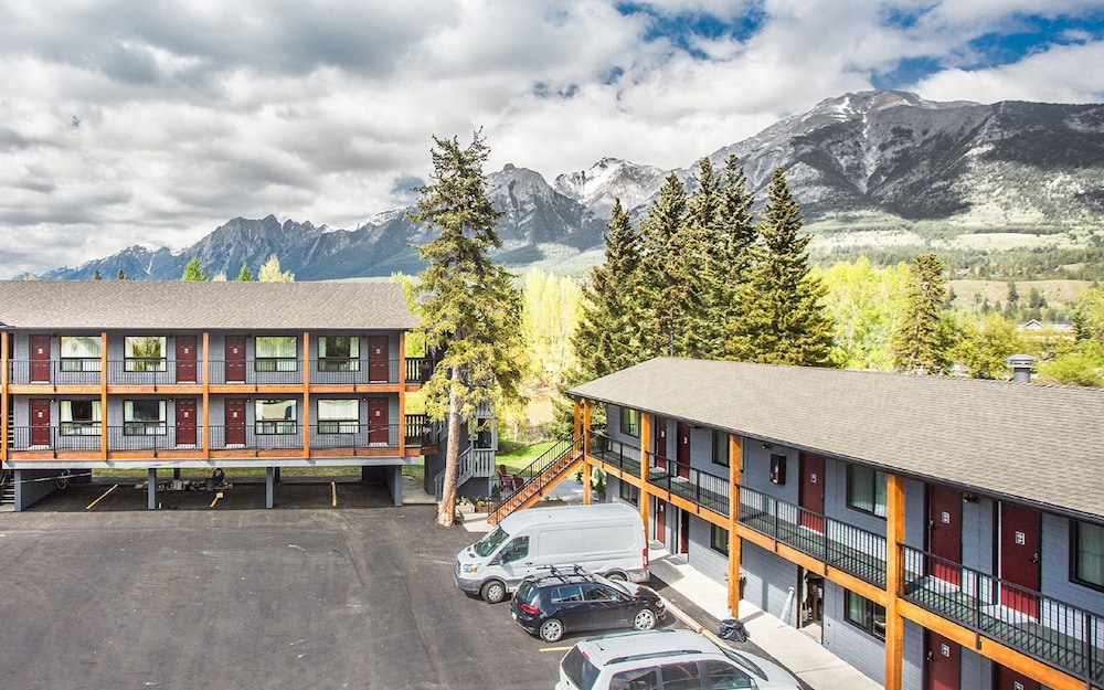Lamphouse Hotel 36/49