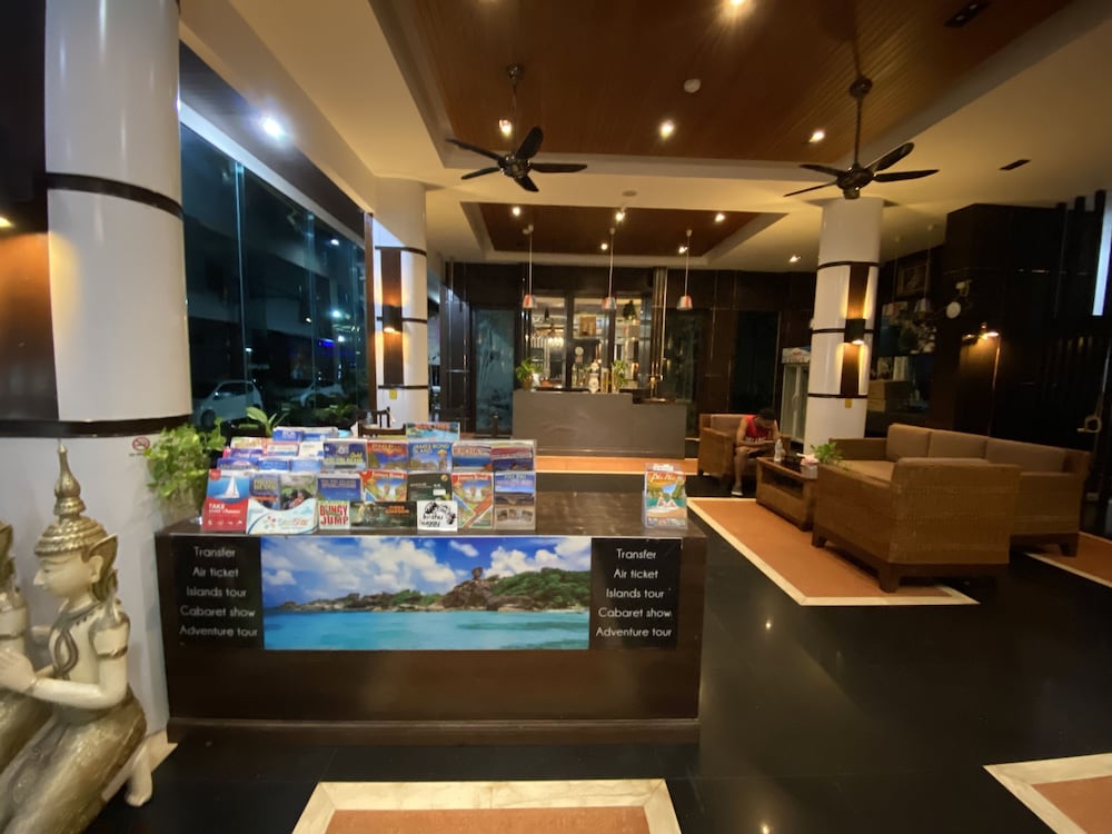 77 Patong Hotel & Spa 31/50