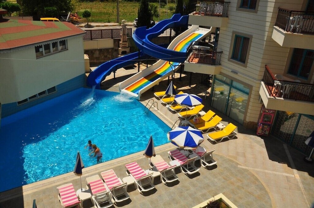 Cinar Family Suite Hotel 43/50
