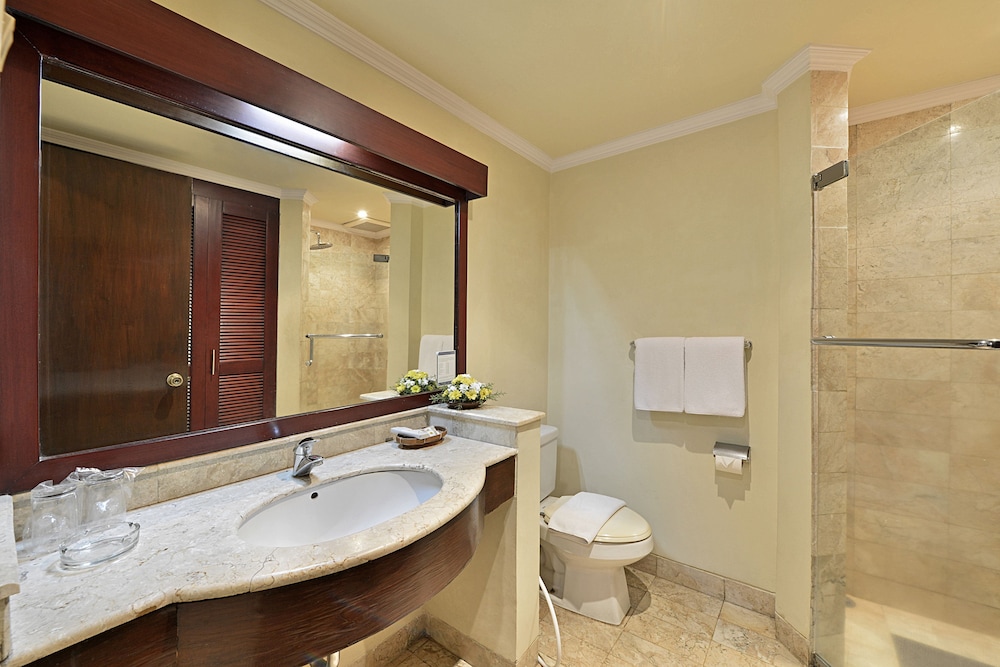 Grand Whiz Hotel Trawas Mojokerto 48/50