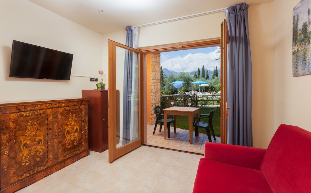 Villa Isabella Hotel & Residence 29/50