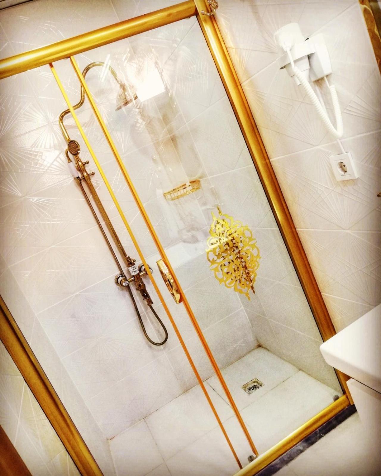 جناح، Bicen Hotel 2/2