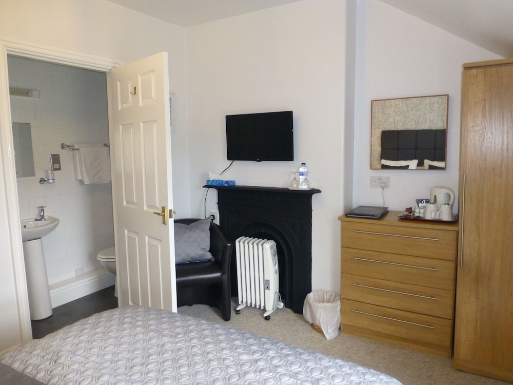 Bryn Derwen Guest House 41/60