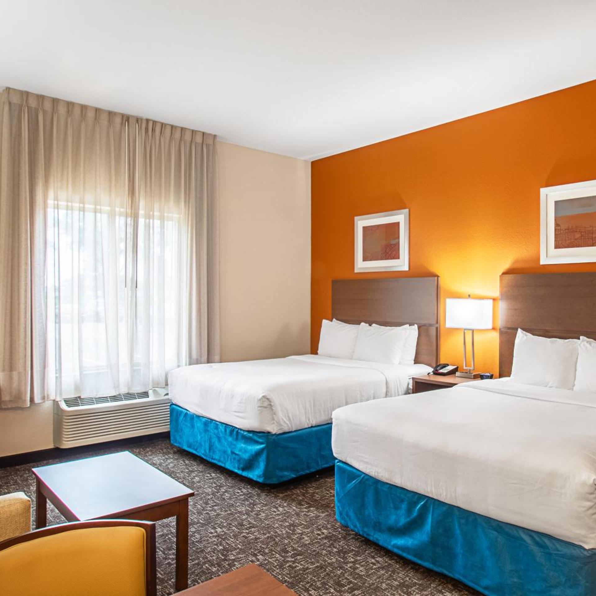 Suite, 2 Queen Beds, Balcony