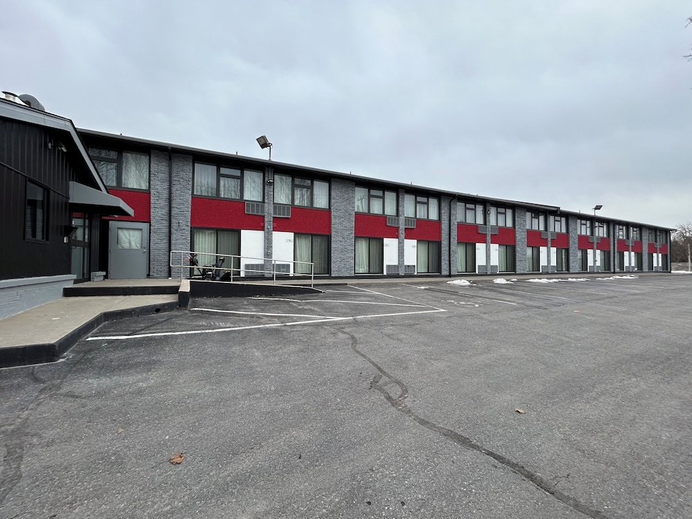 Ramada by Wyndham Kingston 41/50