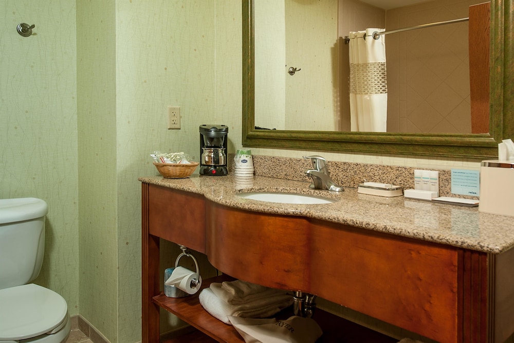 Hampton Inn & Suites Rockland 33/81