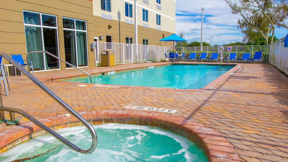 Holiday Inn Express Hotel And Suites Palm Bay 1/42