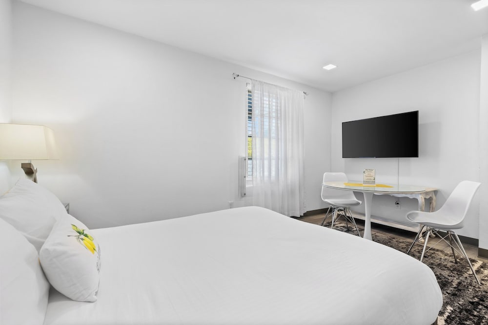 Sunset Inn South Miami 15/43