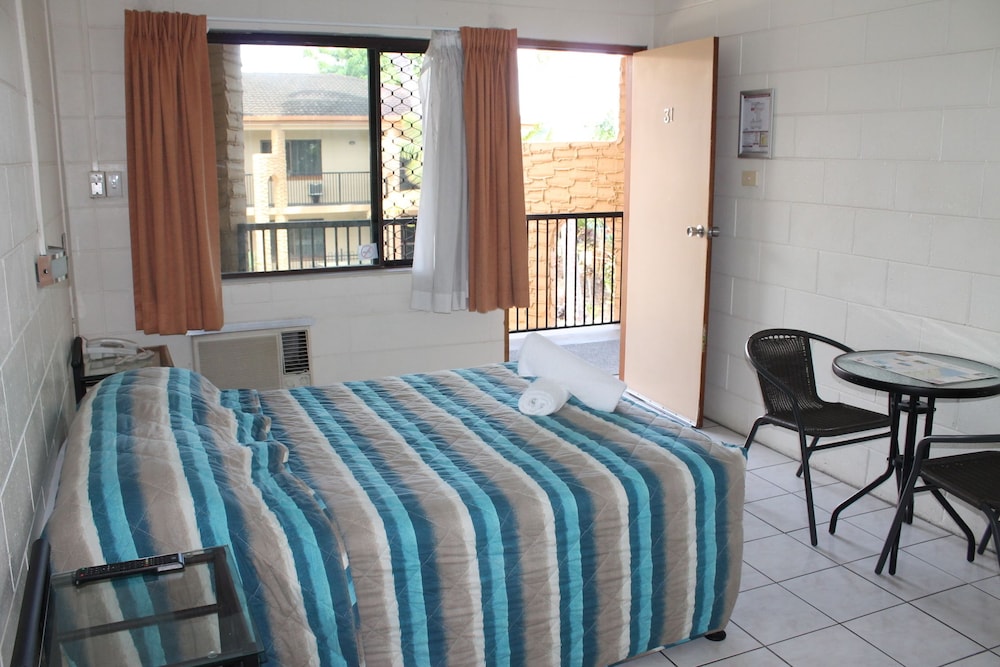 Oasis Inn Apartments 10/60