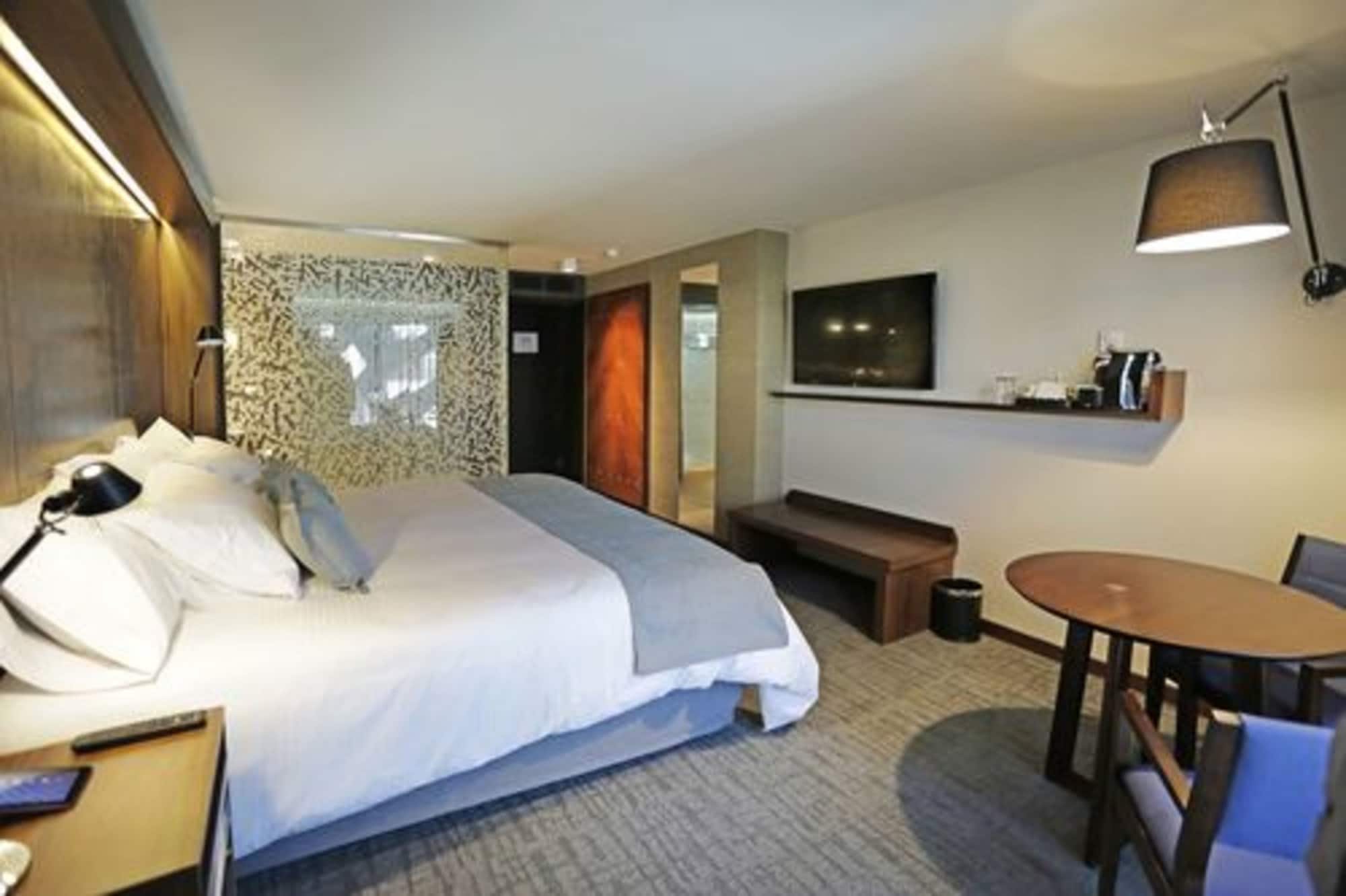 SUPERIOR, DOUBLE BED