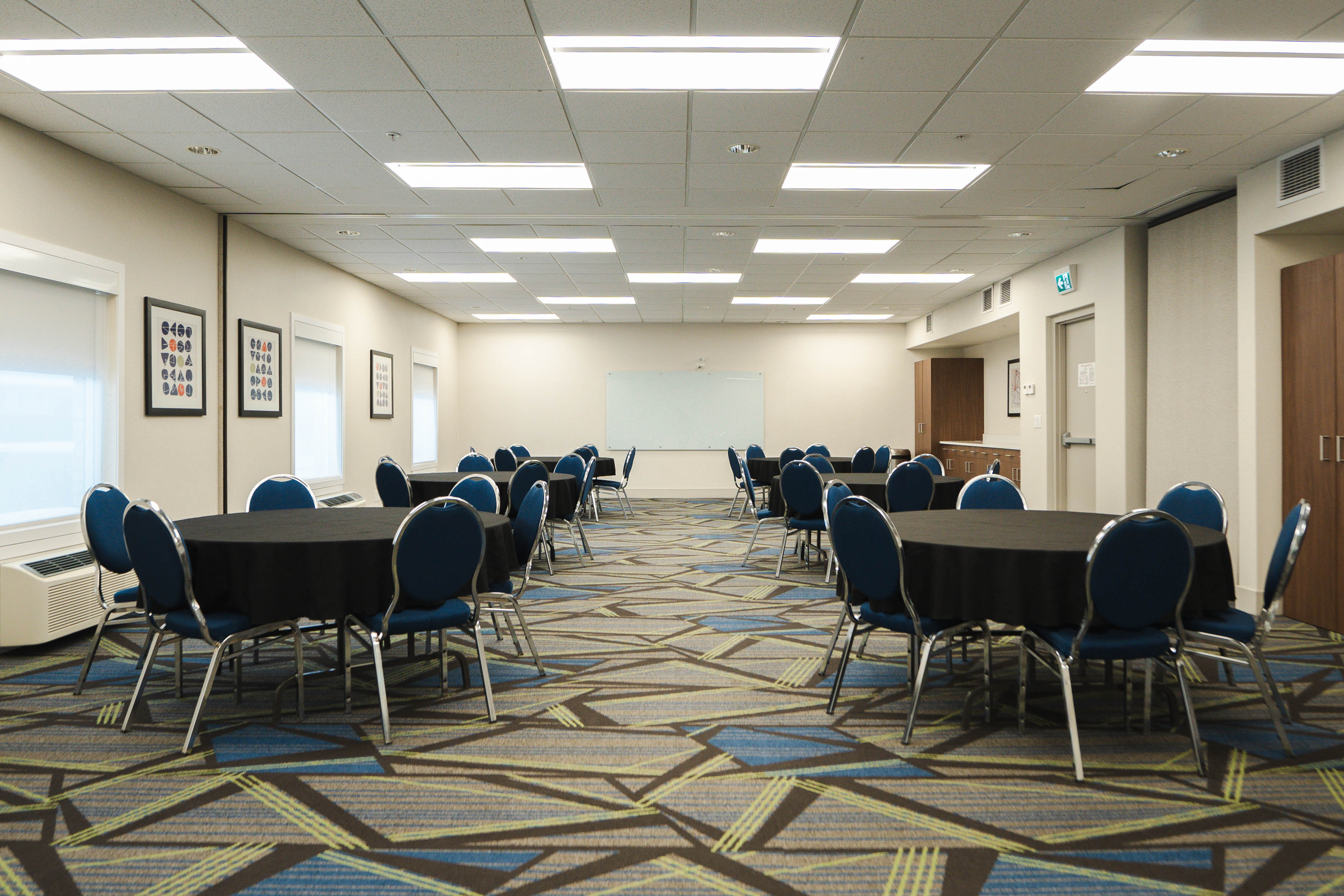 Holiday Inn Express Hotel Suites Saskatoon 49/51