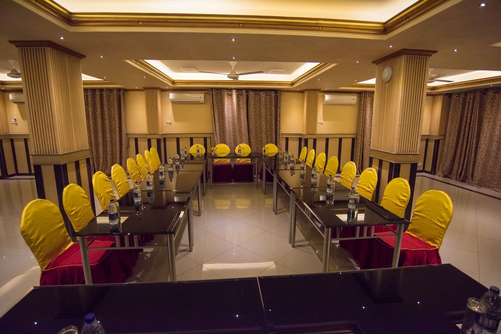 Euro Hotel And Apartments 27/29