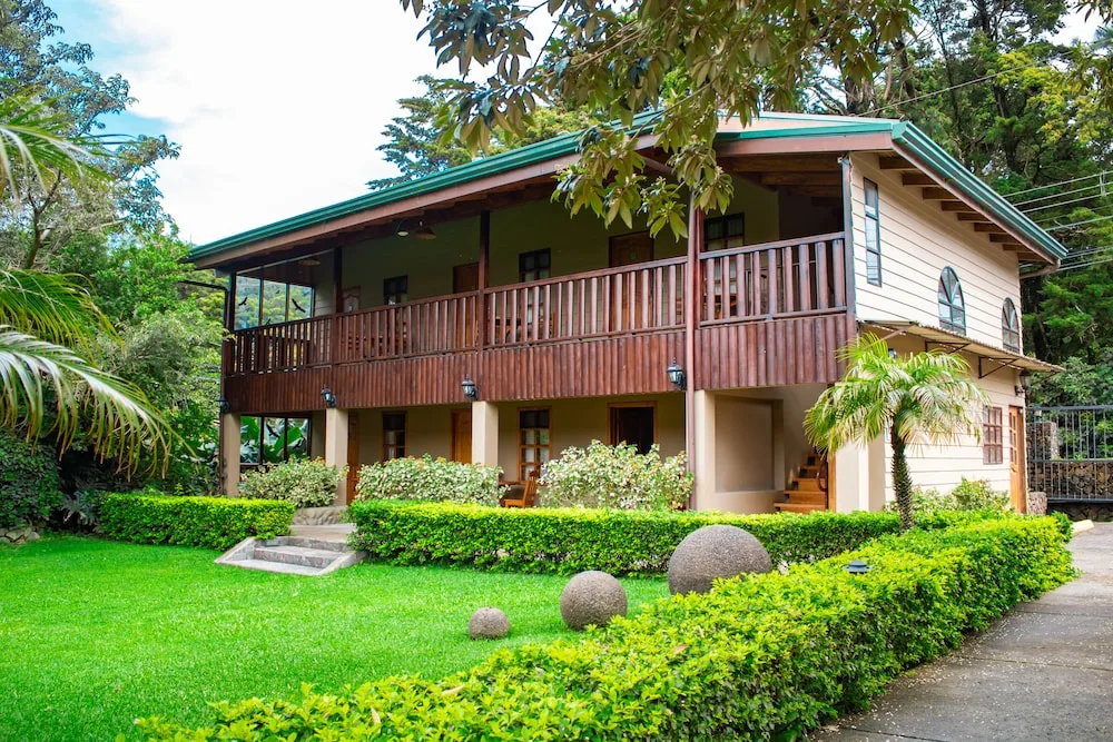 Monteverde Country Lodge 66/72