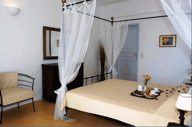 ROOM, DOUBLE BED, VOLCANO VIEW