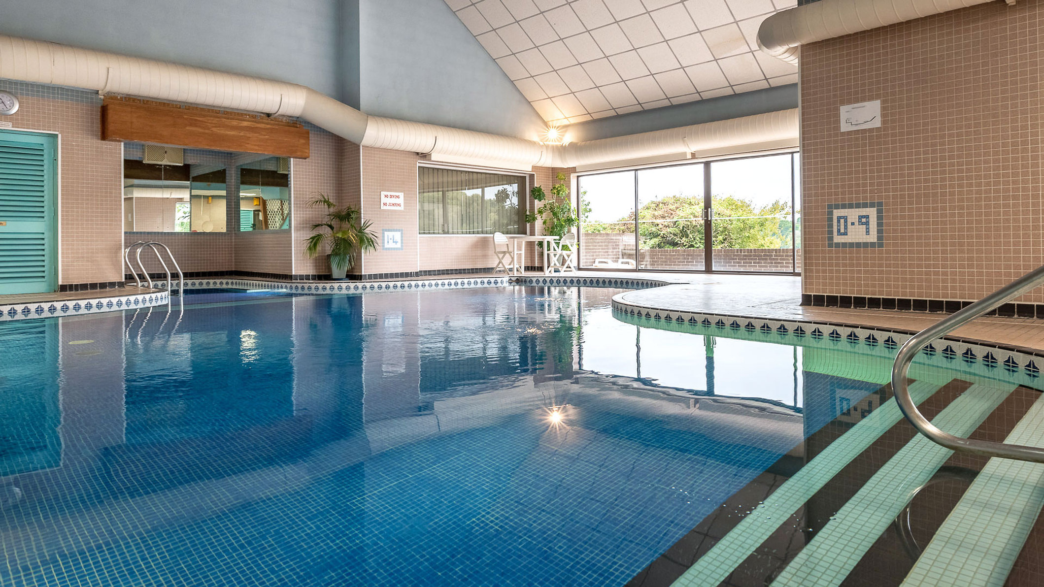 Passage House Hotel 21/26