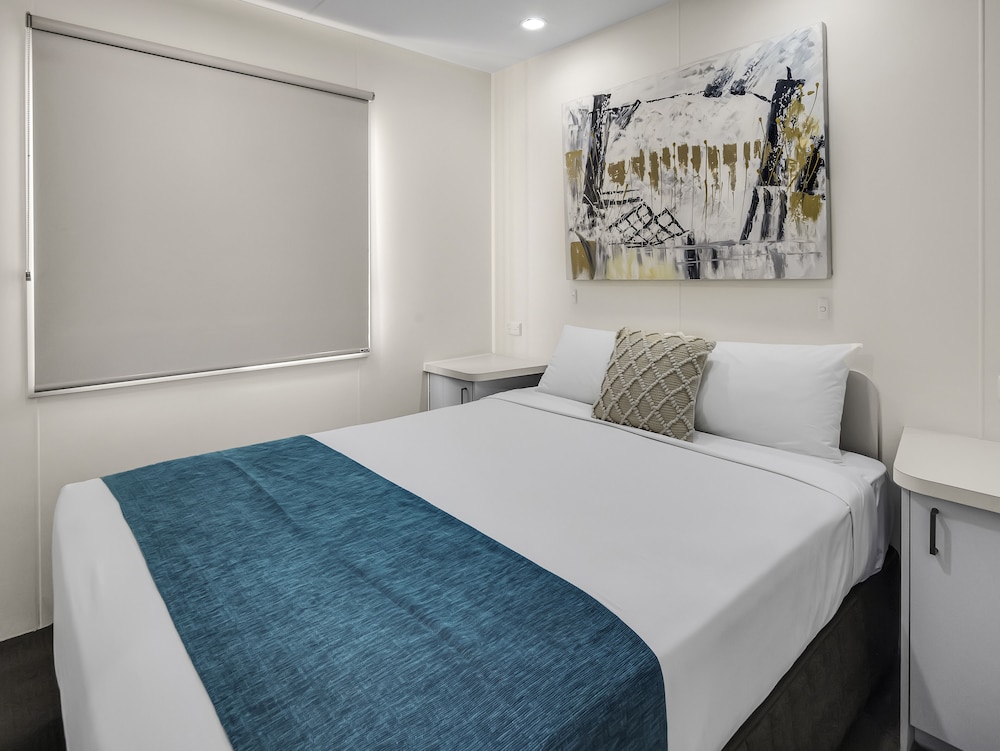3 Bedrooms, Cliff, Cabin, 1 Queen and 2 Bunk Beds, Queen Bed