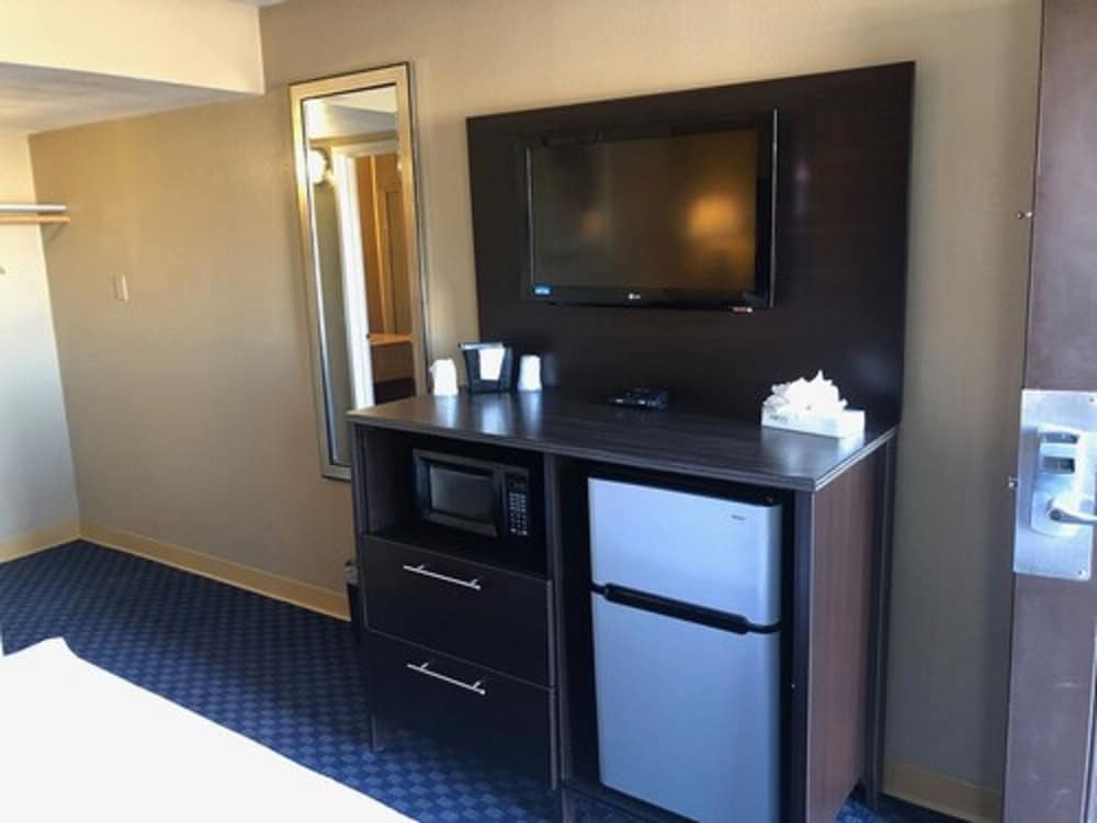 Howard Johnson by Wyndham Odessa TX 3/49