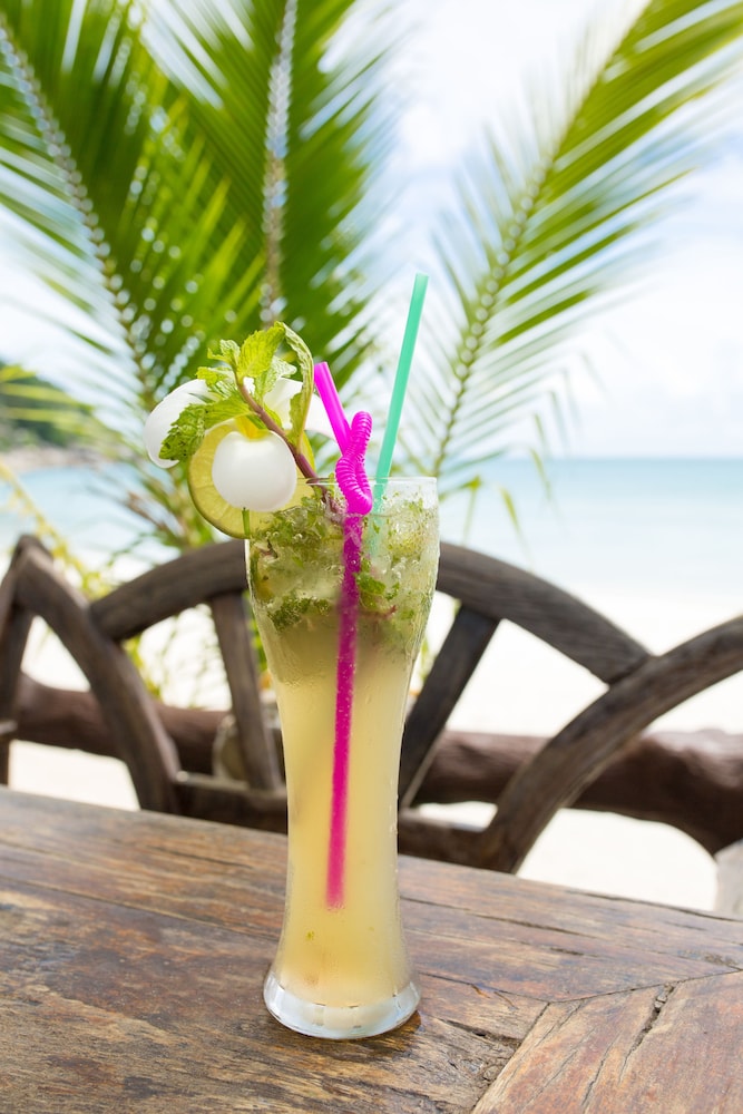 BOTTLE BEACH 1 RESORT 49/74