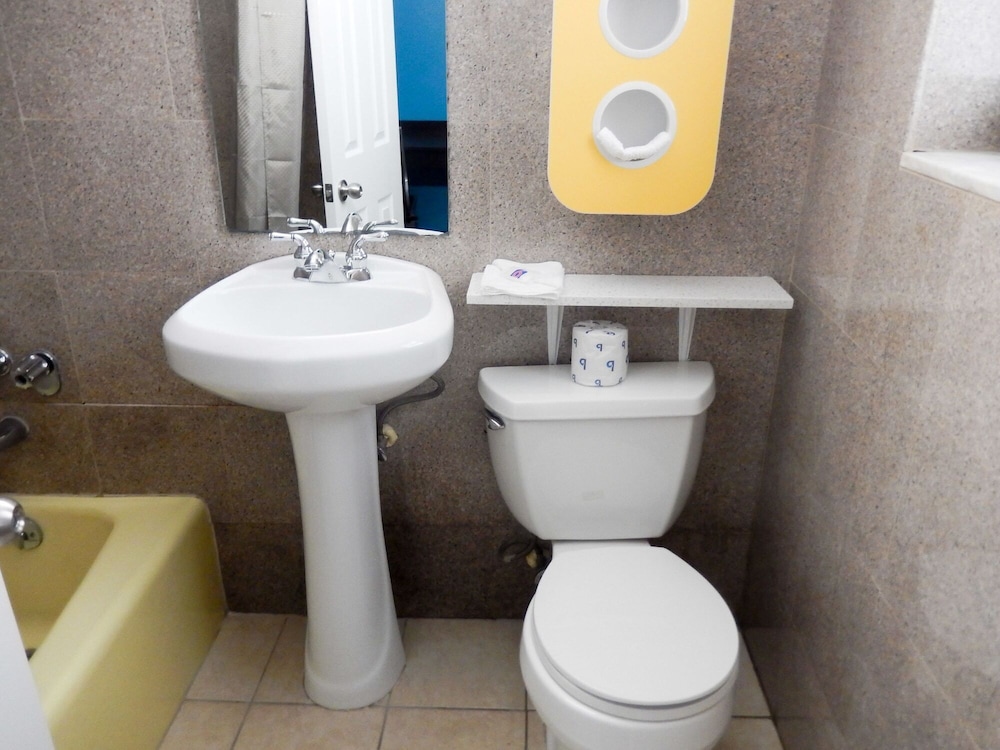 Motel6 Elmsford, NY - White Plains 46/50