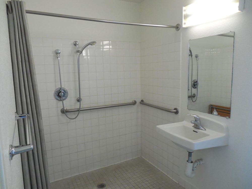 Motel6 Chula Vista, CA - San Diego 49/51