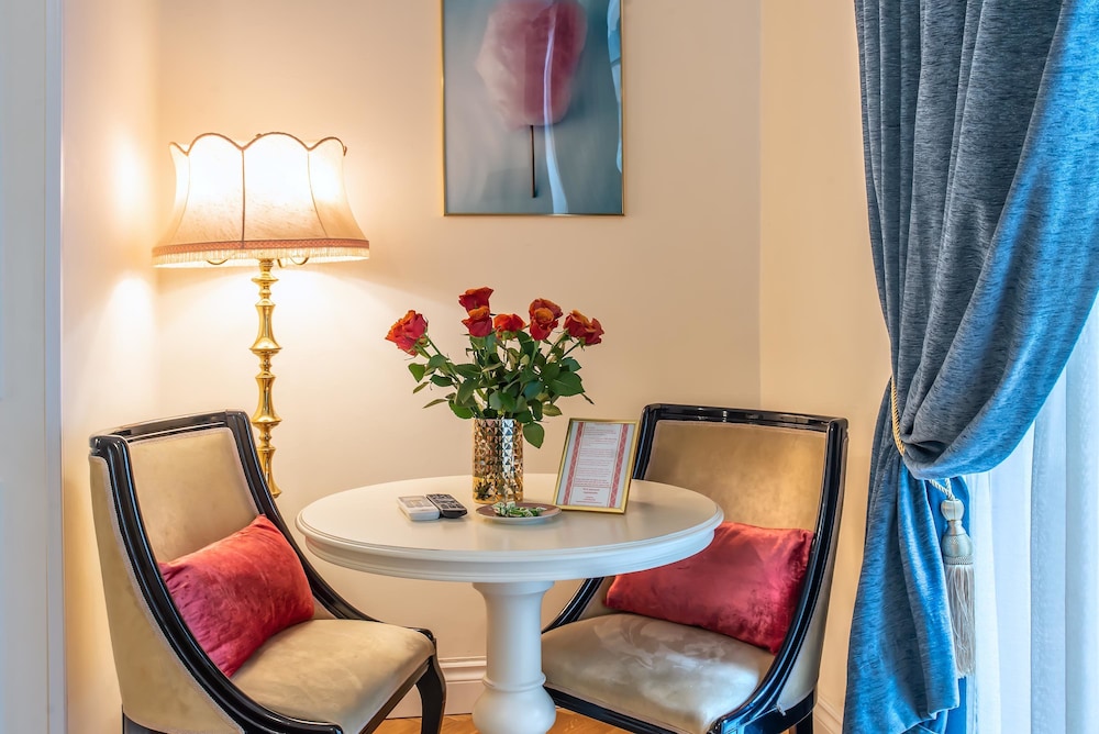 Ingrami Suites 50/72