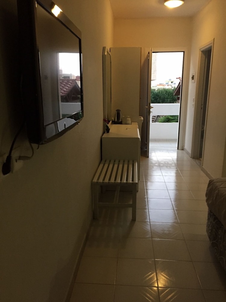 Alkyonides Hotel 27/49