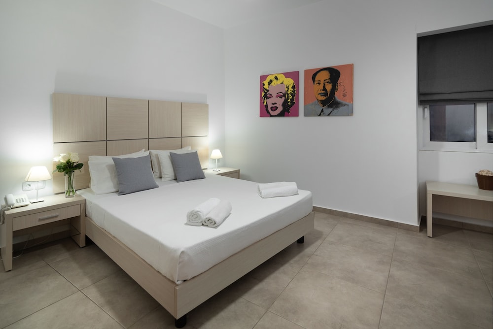 Junior Suite, Pool View