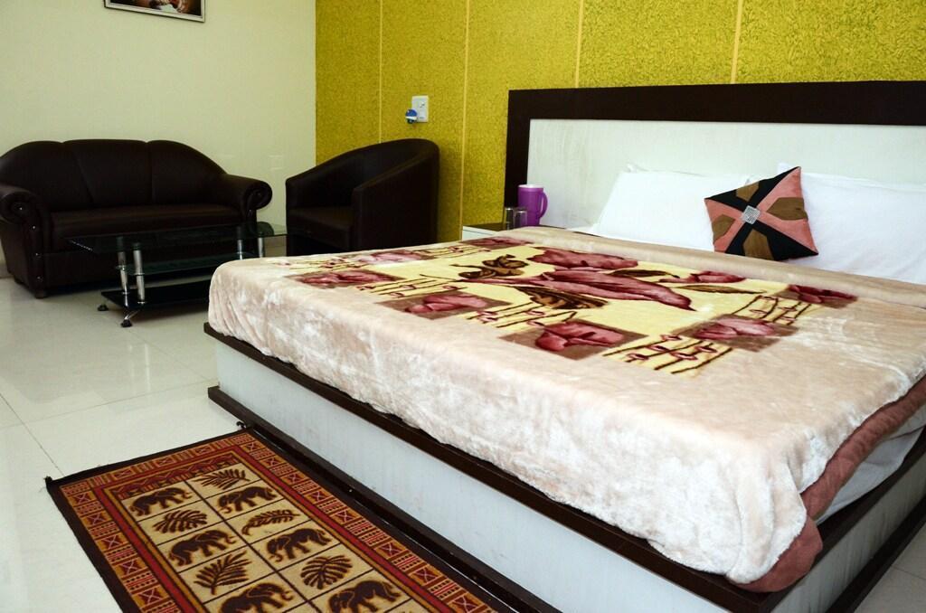 Hotel Krishna International 7/25