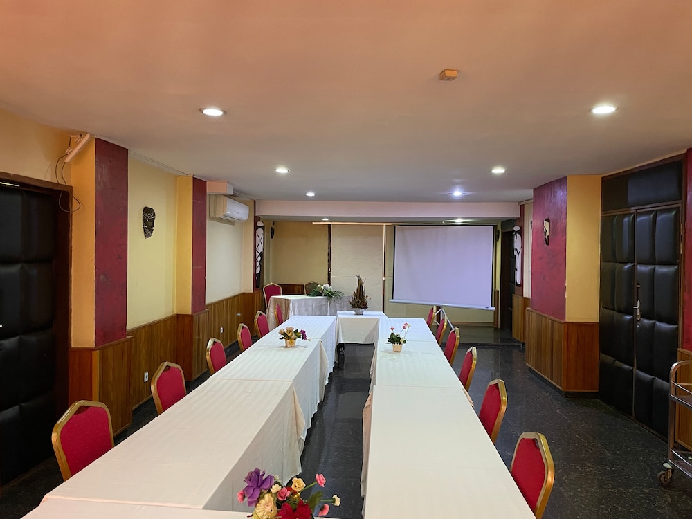 YaahoT Hotel 43/50