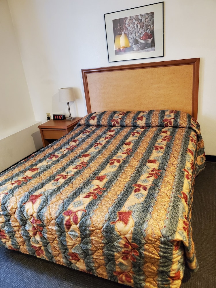 Apple Tree Inn 16/33