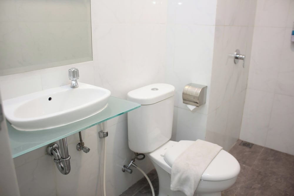 Urban Hotel Serpong by ZUZU 87/89