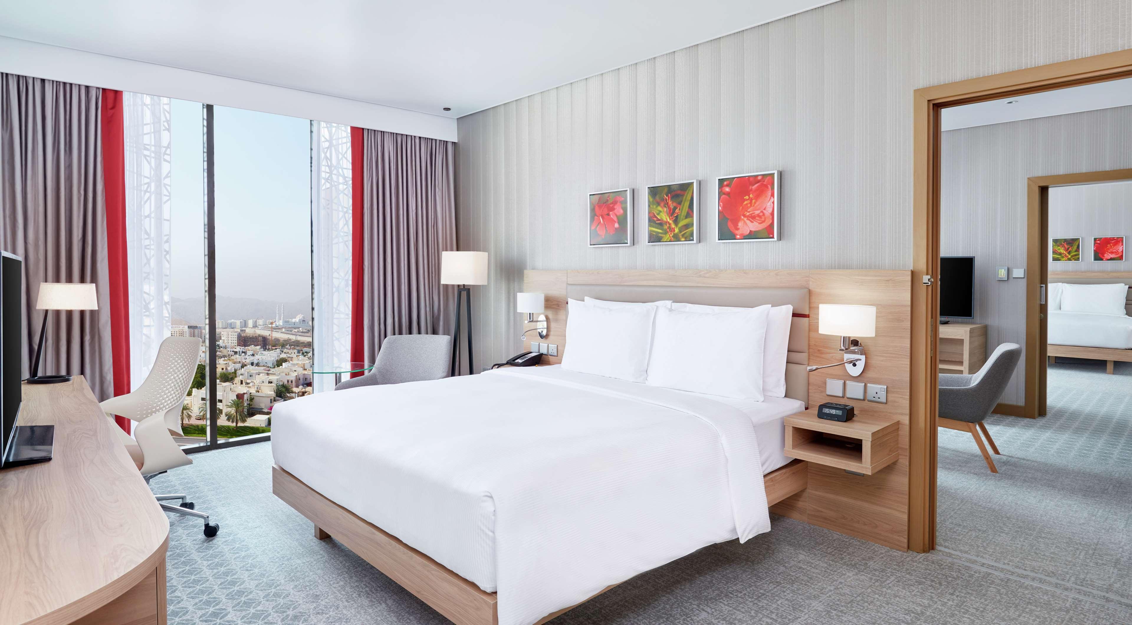 CONNECTING, FAMILY, KING AND TWIN BEDS
