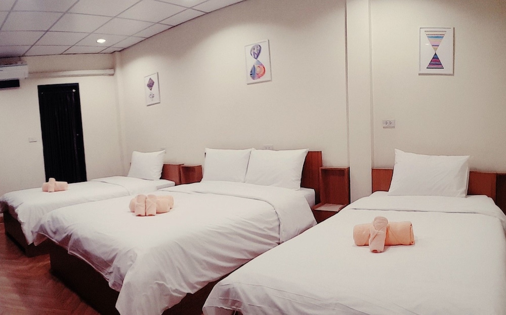 Double D Rooms & Cafe 25/59