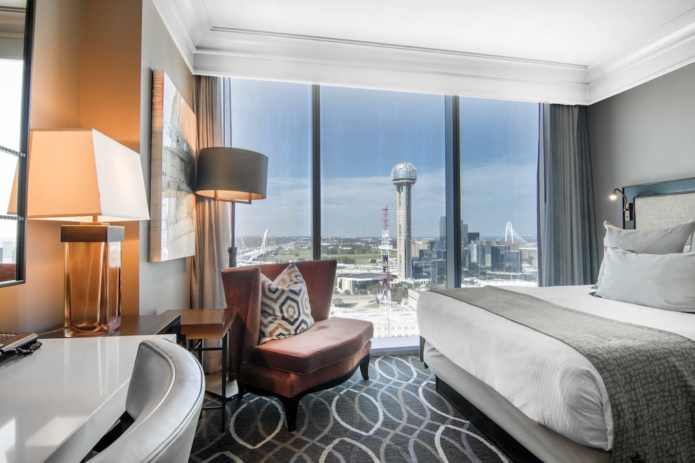 OMNI DALLAS HOTEL 17/92