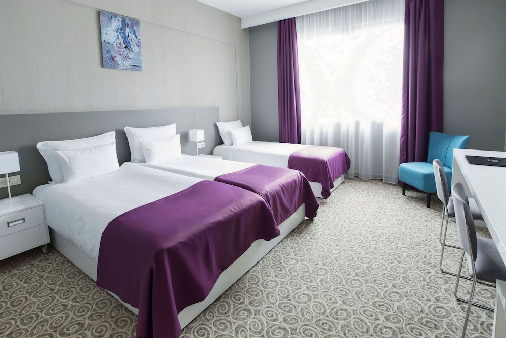 Radisson RED Belgrade 20/64