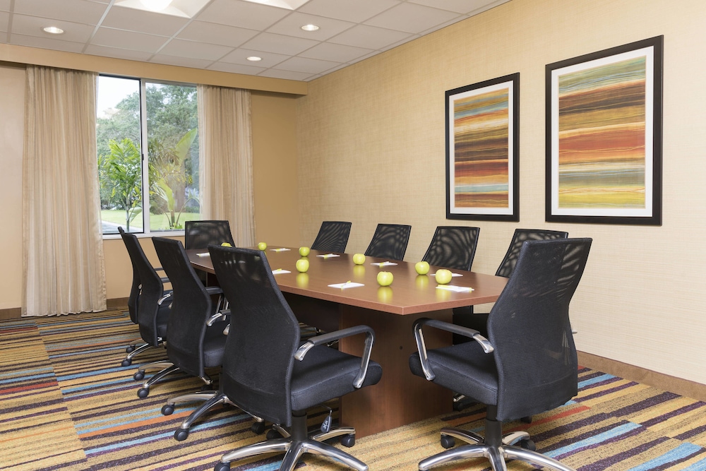 Fairfield Inn and Suites Orlando Kissimmee/Celebration 26/30