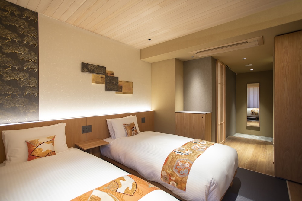 Comfort, Twin Beds, Bathtub